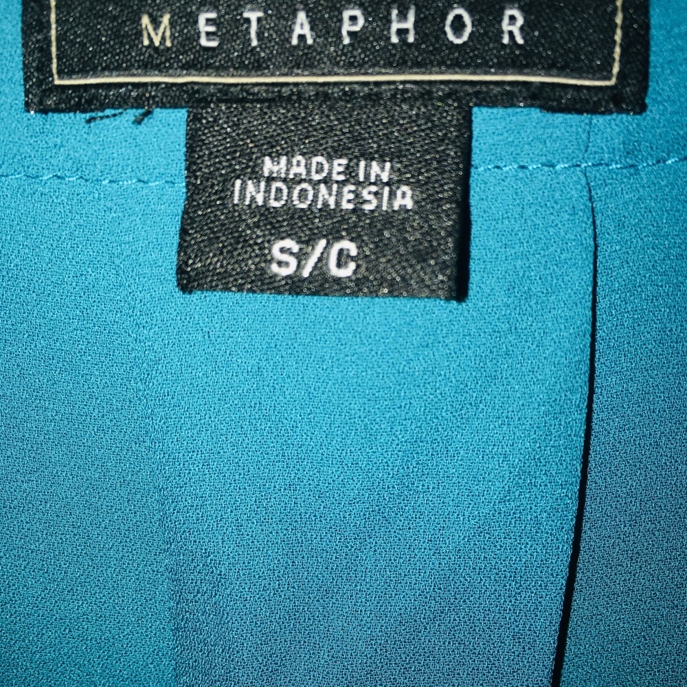 Pretty Blouse! - Picture 2 of 3